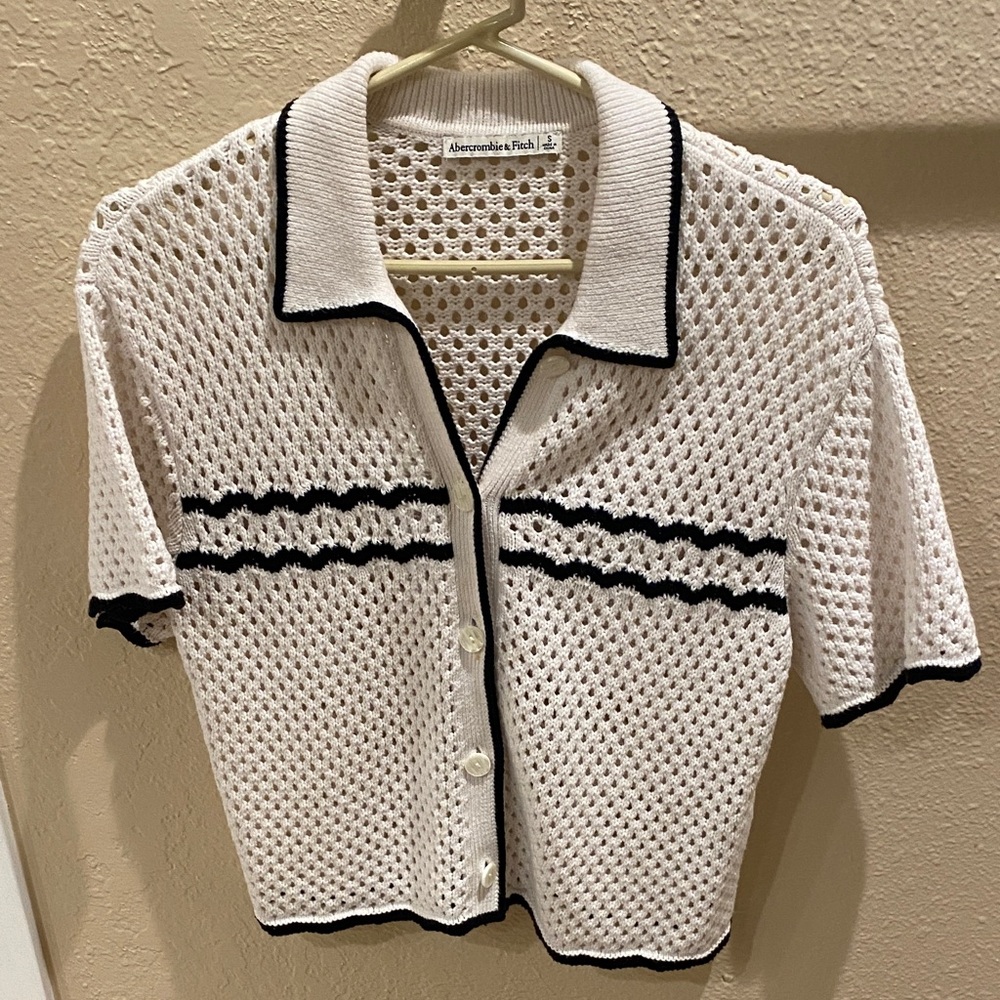 Abercrombie short sleeve crochet sweater